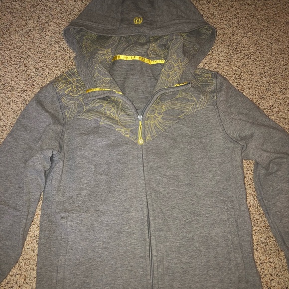 Lululemon Scuba Hoodie - Picture 1 of 3
